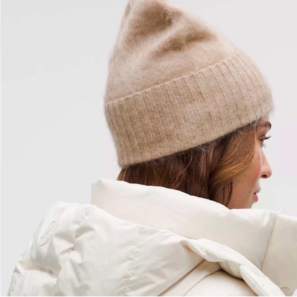 🆕 LULULEMON Fuzzy Cashmere Beanie Heathered Nutmeg NWT - Picture 3 of 15
